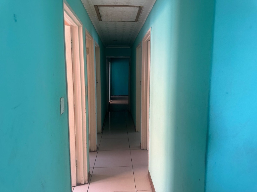 4 Bedroom Property for Sale in Electric City Western Cape